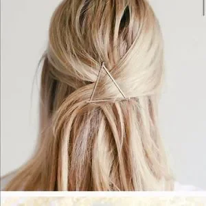 Urban Outfitters | Accessories | Minimalist Triangle 3  display picture 2